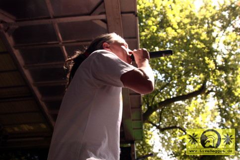 Ganjaman (D) and The House Of Riddim Band 15. Reggae Jam Festival, Bersenbrueck 01. August 2009 (2).JPG